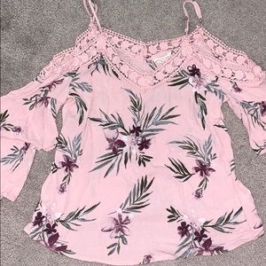 Shoulder exposed flowy tank top